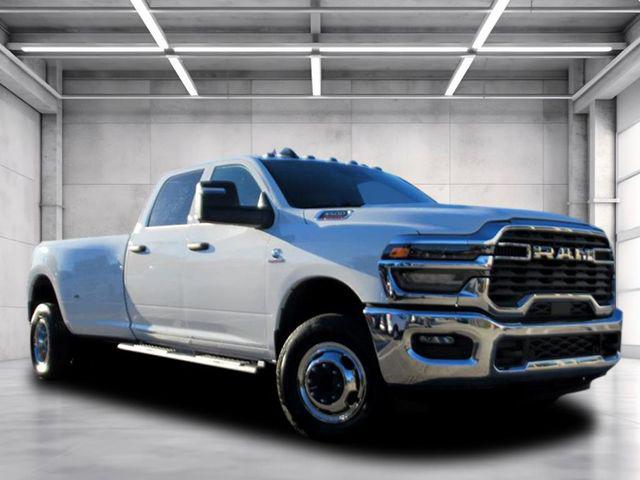 2026 RAM Ram 3500 RAM 3500 TRADESMAN CREW CAB 4X4 8 BOX