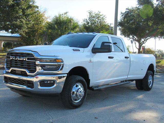 2026 RAM Ram 3500 RAM 3500 TRADESMAN CREW CAB 4X4 8 BOX