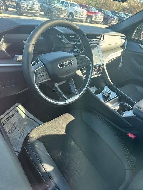 2025 Jeep Grand Cherokee Altitude X 4x4
