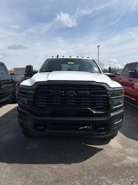 2026 RAM Ram 3500 RAM 3500 TRADESMAN CREW CAB 4X4 64 BOX