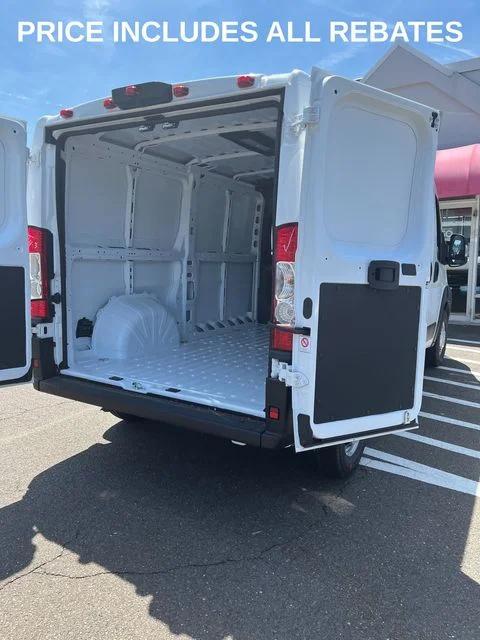 2026 Ram ProMaster Cargo Van Tradesman Low Roof 118 WB w/Pass Seat