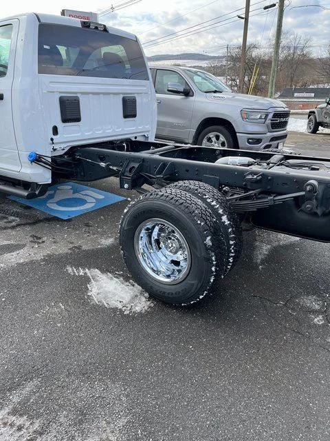 2026 RAM Ram 3500 Chassis Cab RAM 3500 TRADESMAN CHASSIS REGULAR CAB 4X4 60 CA 2026 RAM Ram 3500 Chassis Cab RAM 3500 TRADESMAN CHASSIS REGULAR CAB 4X4 60 CA