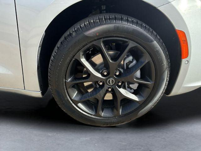 2026 Chrysler Pacifica Limited AWD
