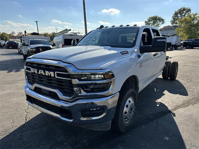 2025 RAM Ram 3500 Chassis Cab RAM 3500 TRADESMAN CREW CAB CHASSIS 4X4 60 CA 2025 RAM Ram 3500 Chassis Cab RAM 3500 TRADESMAN CREW CAB CHASSIS 4X4 60 CA