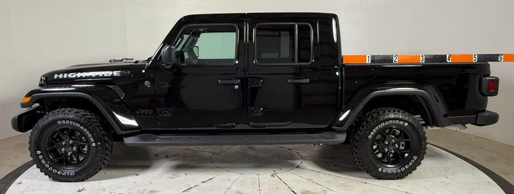 2025 Jeep Gladiator GLADIATOR HIGH TIDE 4X4