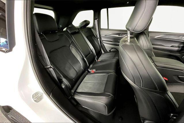 2025 Jeep Grand Cherokee Altitude X 4x2