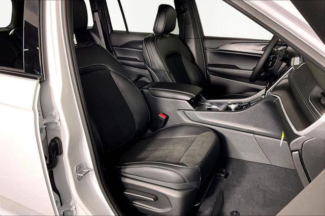 2025 Jeep Grand Cherokee Altitude X 4x2