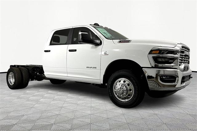 2026 RAM Ram 3500 Chassis Cab RAM 3500 BIG HORN CREW CAB CHASSIS 4X4 60 CA 2026 RAM Ram 3500 Chassis Cab RAM 3500 BIG HORN CREW CAB CHASSIS 4X4 60 CA