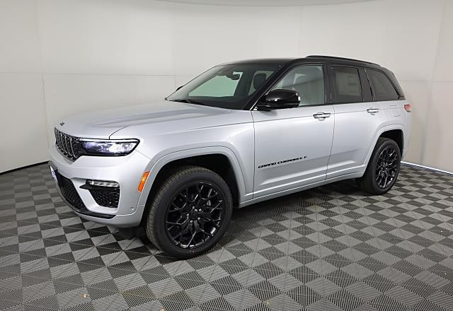 2025 Jeep Grand Cherokee GRAND CHEROKEE SUMMIT 4X4
