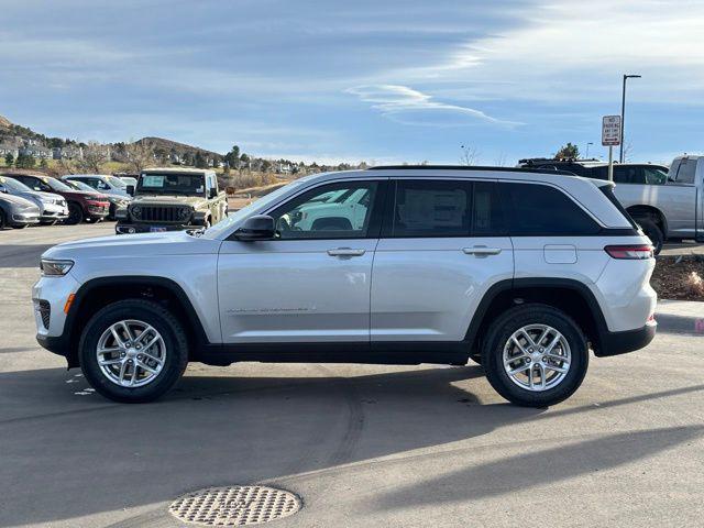 2025 Jeep Grand Cherokee GRAND CHEROKEE LAREDO X 4X4