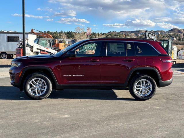 2025 Jeep Grand Cherokee GRAND CHEROKEE LAREDO X 4X4