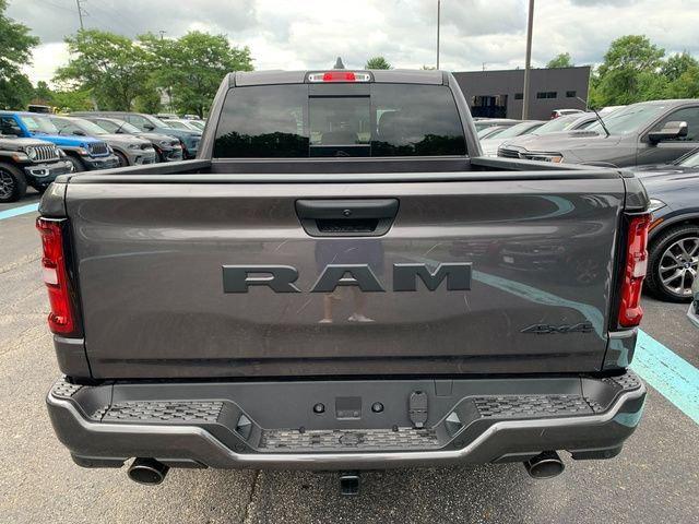 2026 RAM 1500 RAM 1500 EXPRESS CREW CAB 4X4 57 BOX