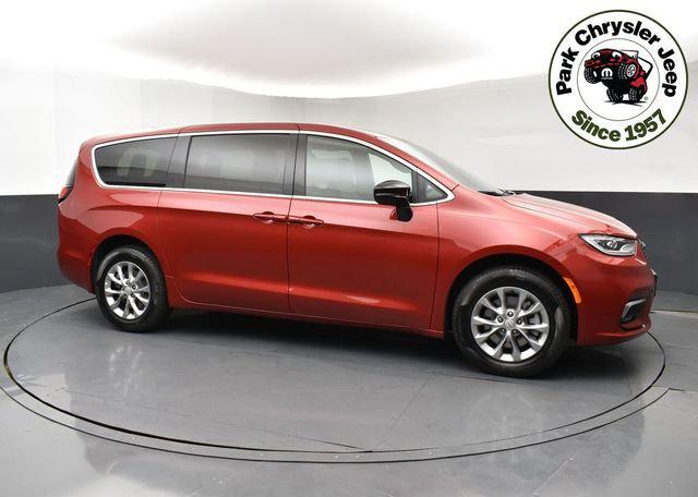 2026 Chrysler Pacifica PACIFICA SELECT AWD