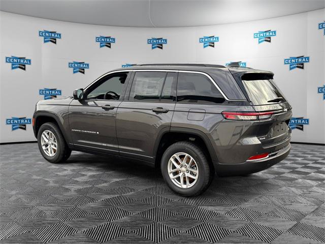 2025 Jeep Grand Cherokee GRAND CHEROKEE LAREDO X 4X4