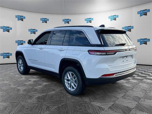 2025 Jeep Grand Cherokee GRAND CHEROKEE LAREDO X 4X4