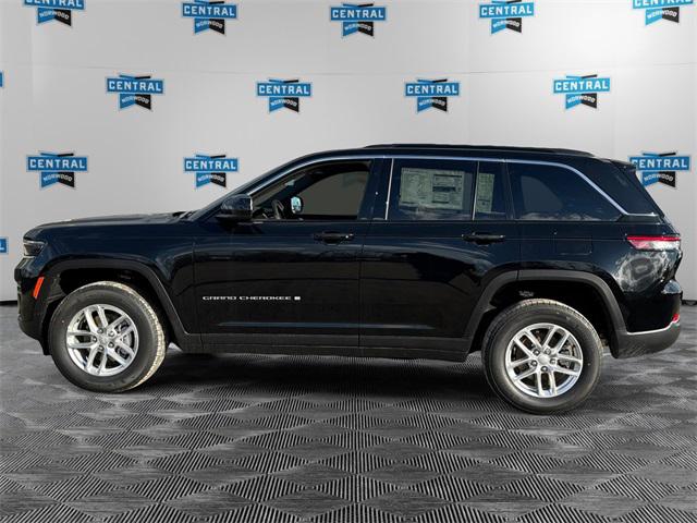 2025 Jeep Grand Cherokee GRAND CHEROKEE LAREDO X 4X4