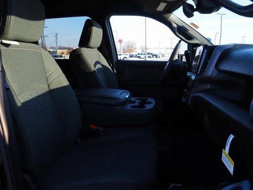 2026 Ram 2500 Black Express Crew Cab 4x4 6'4" Box