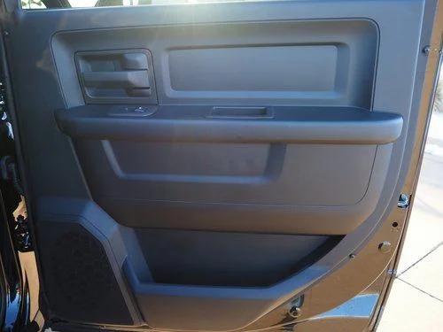 2026 Ram 2500 Black Express Crew Cab 4x4 6'4" Box