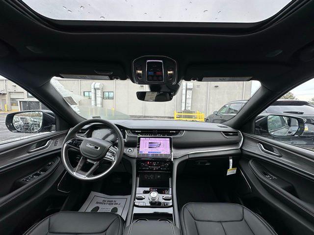 2025 Jeep Grand Cherokee GRAND CHEROKEE OVERLAND 4X4