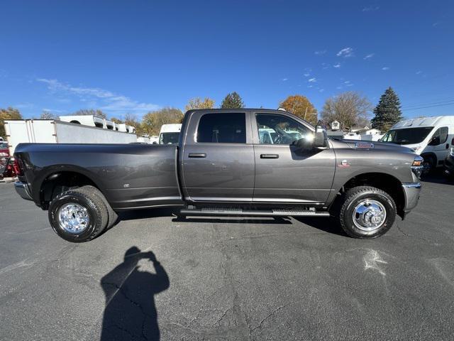 2026 RAM Ram 3500 RAM 3500 TRADESMAN CREW CAB 4X4 8 BOX