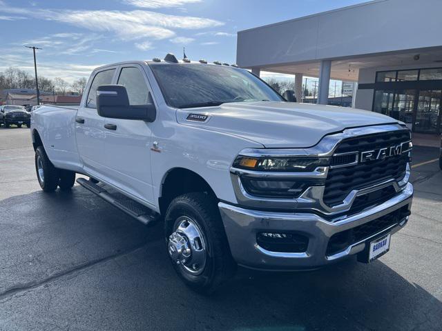 2026 RAM Ram 3500 RAM 3500 TRADESMAN CREW CAB 4X4 8 BOX