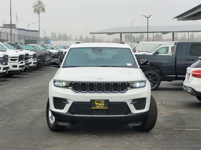 2025 Jeep Grand Cherokee GRAND CHEROKEE LAREDO 4X2 2025 Jeep Grand Cherokee GRAND CHEROKEE LAREDO 4X2