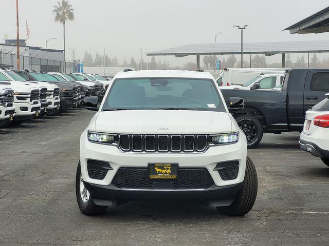 2025 Jeep Grand Cherokee GRAND CHEROKEE LAREDO 4X2