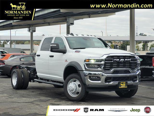 2026 RAM Ram 5500 Chassis Cab RAM 5500 TRADESMAN CHASSIS CREW CAB 4X4 60 CA
