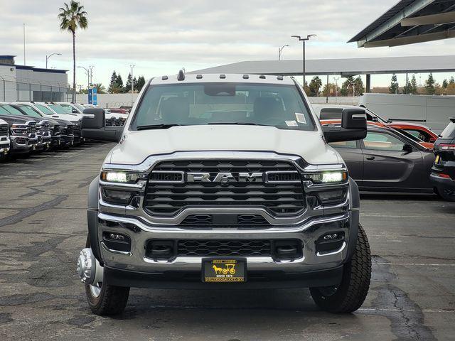 2026 RAM Ram 5500 Chassis Cab RAM 5500 TRADESMAN CHASSIS CREW CAB 4X4 60 CA
