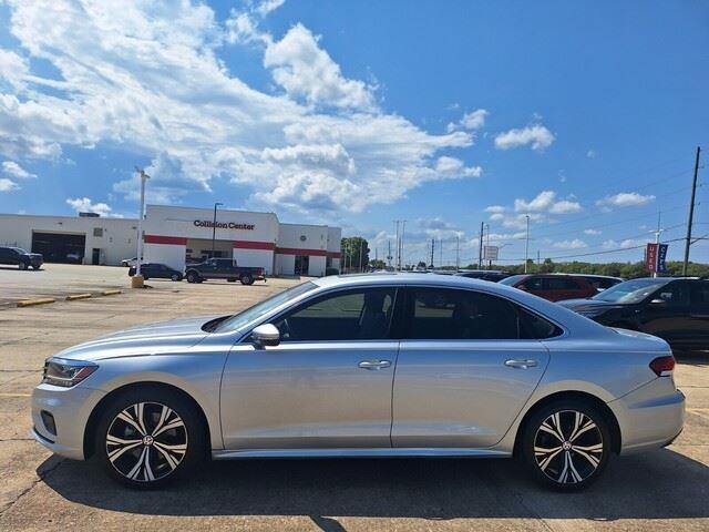 2021 Volkswagen Passat 2.0T SE 2021 Volkswagen Passat 2.0T SE