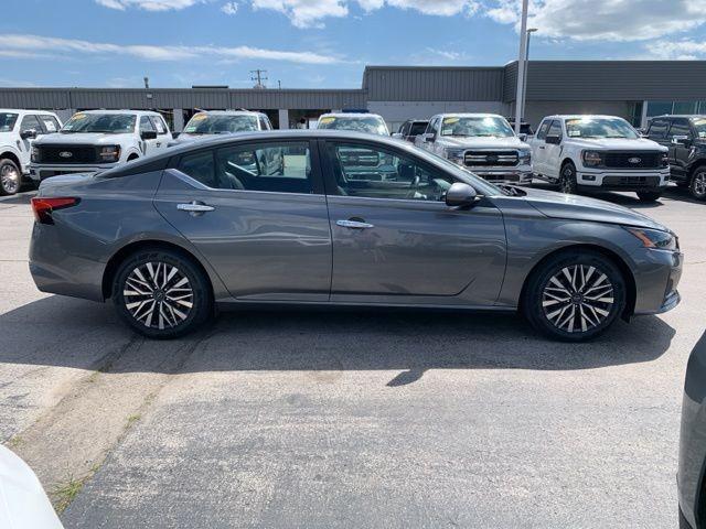 2023 Nissan Altima SV FWD