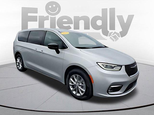 2026 Chrysler Pacifica Select AWD