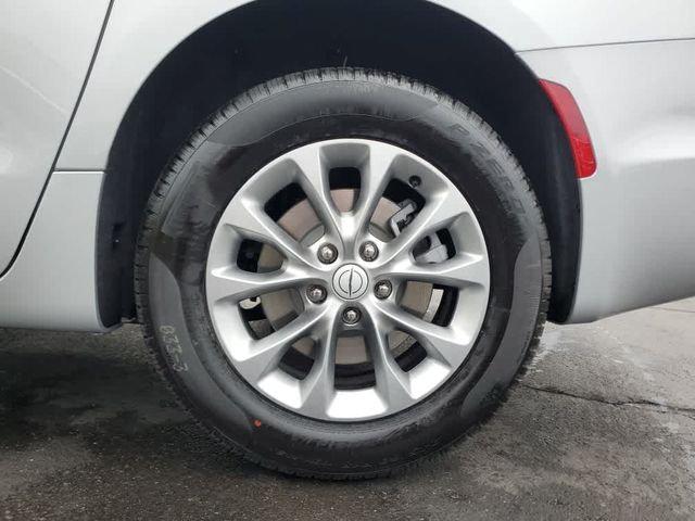 2026 Chrysler Pacifica Select AWD
