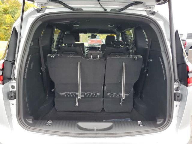 2026 Chrysler Pacifica Select AWD