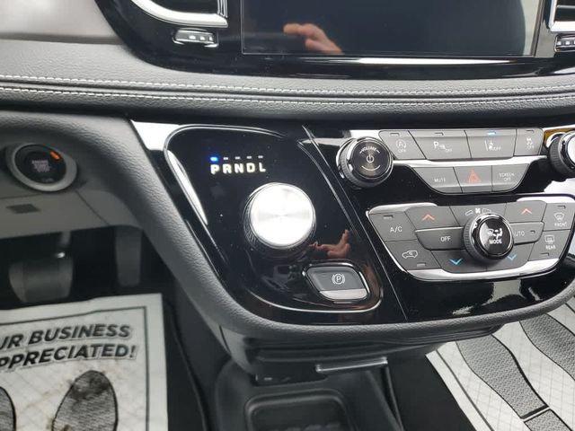 2026 Chrysler Pacifica Select AWD
