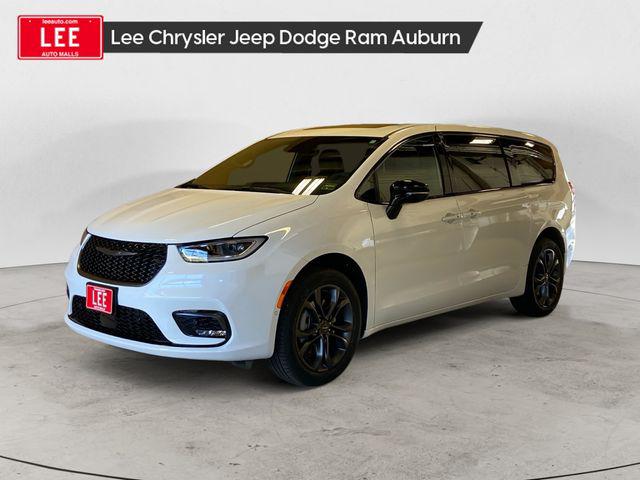 2026 Chrysler Pacifica Select AWD for sale in Auburn, ME