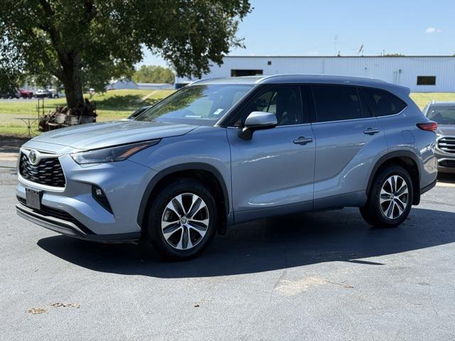2022 Toyota Highlander XLE 2022 Toyota Highlander XLE