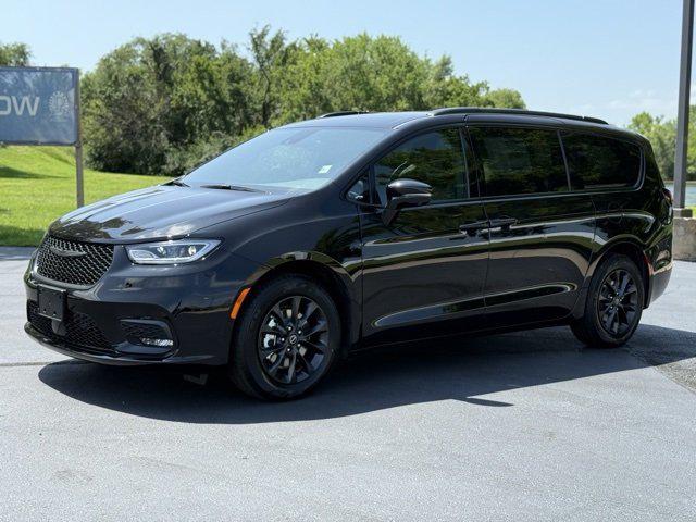 2025 Chrysler Pacifica PACIFICA SELECT