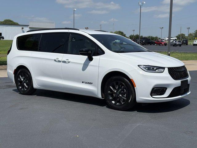 2025 Chrysler Pacifica PACIFICA SELECT