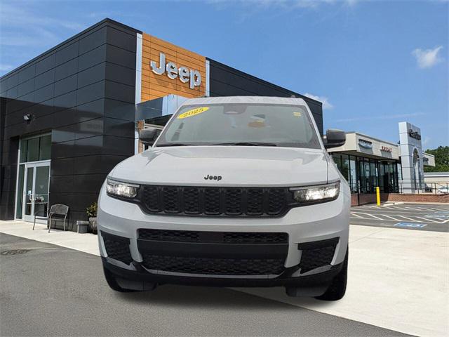 2025 Jeep Grand Cherokee GRAND CHEROKEE L ALTITUDE 4X4
