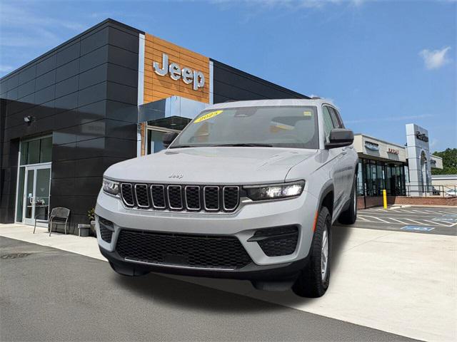 2025 Jeep Grand Cherokee GRAND CHEROKEE LAREDO 4X4