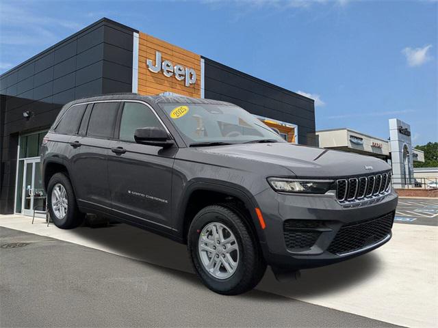 2025 Jeep Grand Cherokee GRAND CHEROKEE LAREDO 4X4