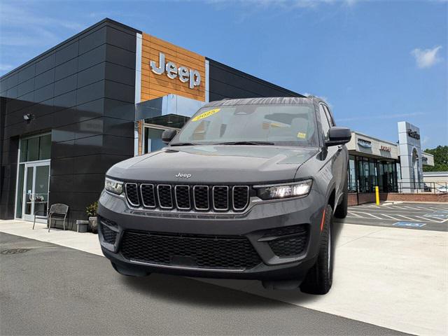 2025 Jeep Grand Cherokee GRAND CHEROKEE LAREDO 4X4