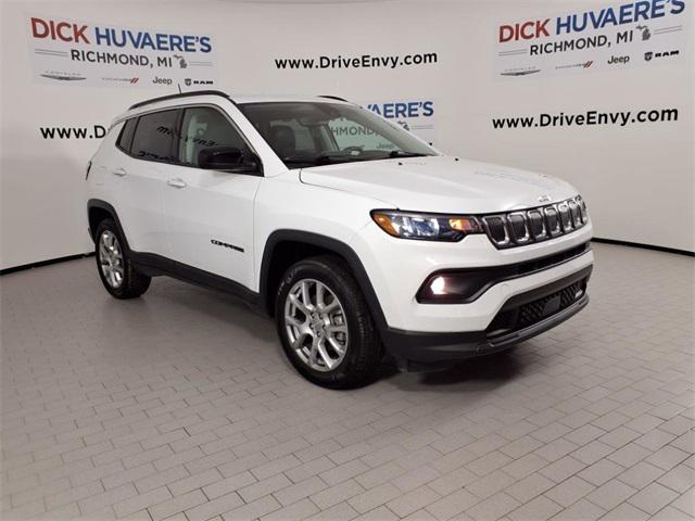 2022 Jeep Compass Latitude Lux 4x4 2022 Jeep Compass Latitude Lux 4x4