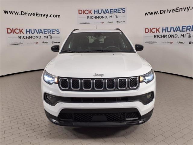 2023 Jeep Compass Latitude Lux FWD 2023 Jeep Compass Latitude Lux FWD