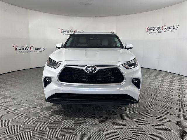 2022 Toyota Highlander XLE 2022 Toyota Highlander XLE