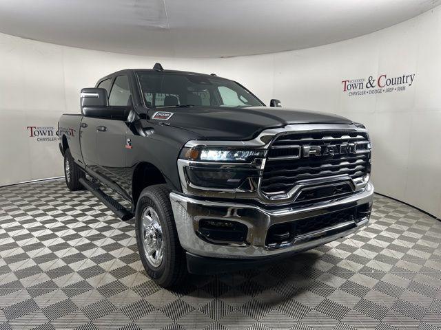 2025 RAM 2500 Tradesman Crew Cab 4x4 8 Box