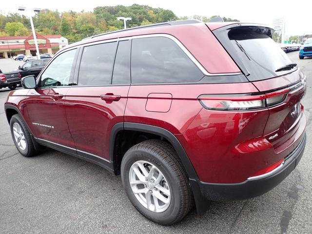 2025 Jeep Grand Cherokee GRAND CHEROKEE LAREDO X 4X4