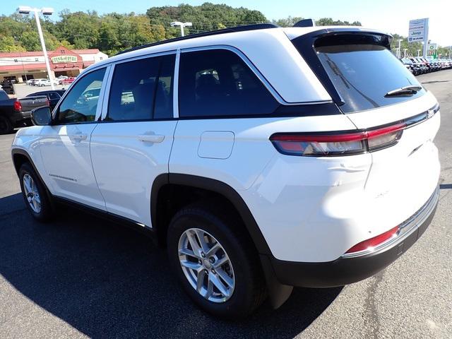 2025 Jeep Grand Cherokee GRAND CHEROKEE LAREDO X 4X4