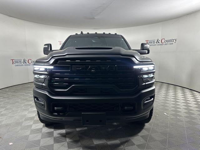 2025 RAM Ram 3500 RAM 3500 LIMITED CREW CAB 4X4 8 BOX